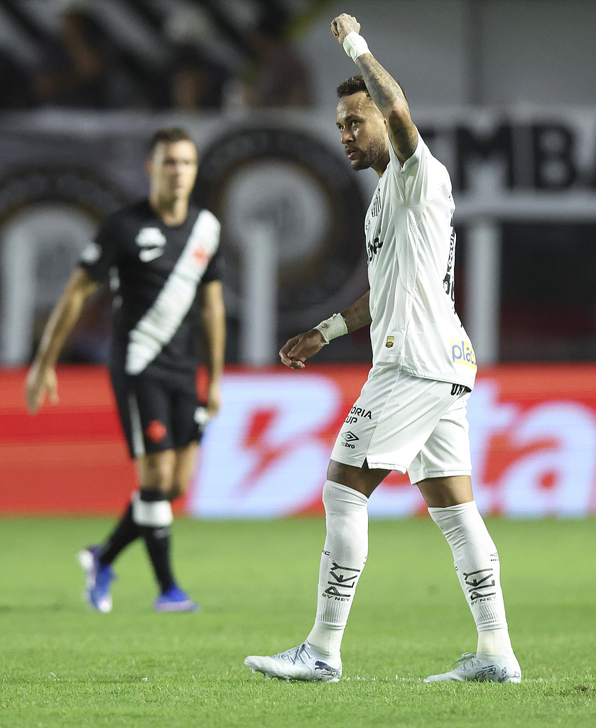 爱游戏从内马尔与70激战德国队分钟到罗马今晨回应争议，山东男篮围绕亚冠强势反弹的简单介绍