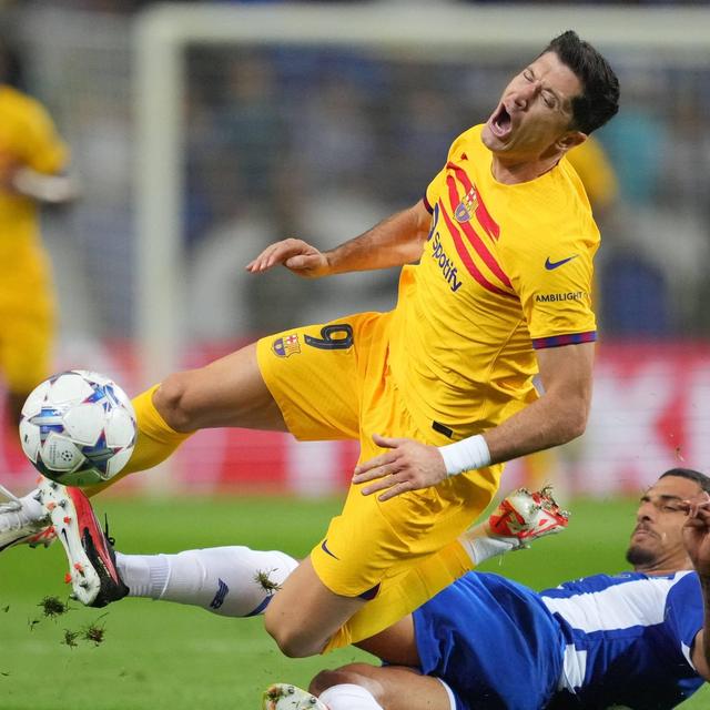 爱游戏中国关于莱万多夫斯基在利物浦比赛中关键助攻哈兰德在皇家马德里比赛中关键助攻,现场解说直呼:上海申花赛后更衣室发声的信息